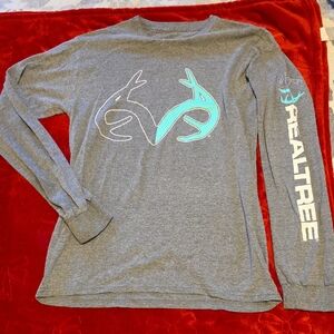 Realtree Gray Long Sleeve Shirt And Dark Blue Longsleeve Bundle Of 2